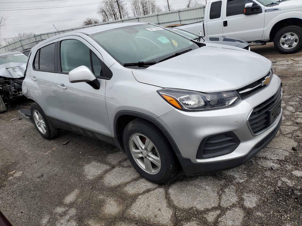 Photo 3 VIN: 3GNCJKSB5LL135137 - CHEVROLET TRAX 