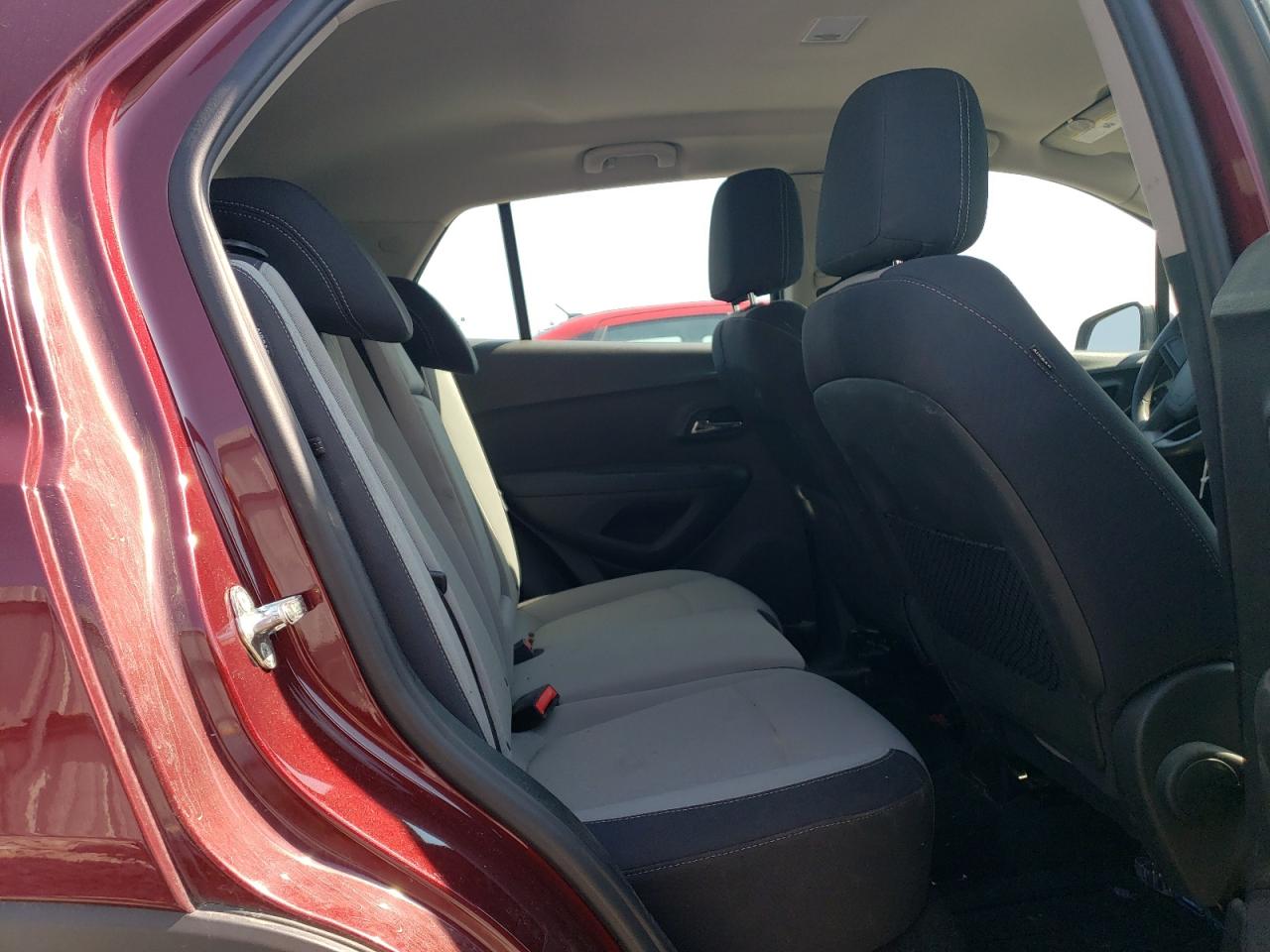 Photo 10 VIN: 3GNCJKSB6GL240467 - CHEVROLET TRAX 