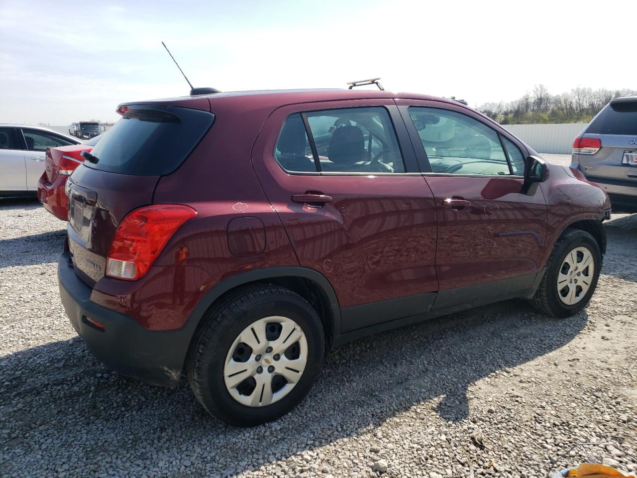 Photo 2 VIN: 3GNCJKSB6GL240467 - CHEVROLET TRAX 