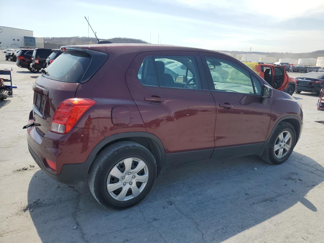 Photo 2 VIN: 3GNCJKSB6HL189196 - CHEVROLET TRAX 