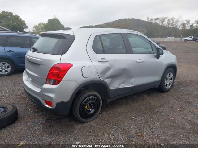 Photo 3 VIN: 3GNCJKSB6HL268979 - CHEVROLET TRAX 