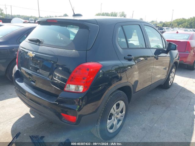 Photo 3 VIN: 3GNCJKSB6HL272255 - CHEVROLET TRAX 