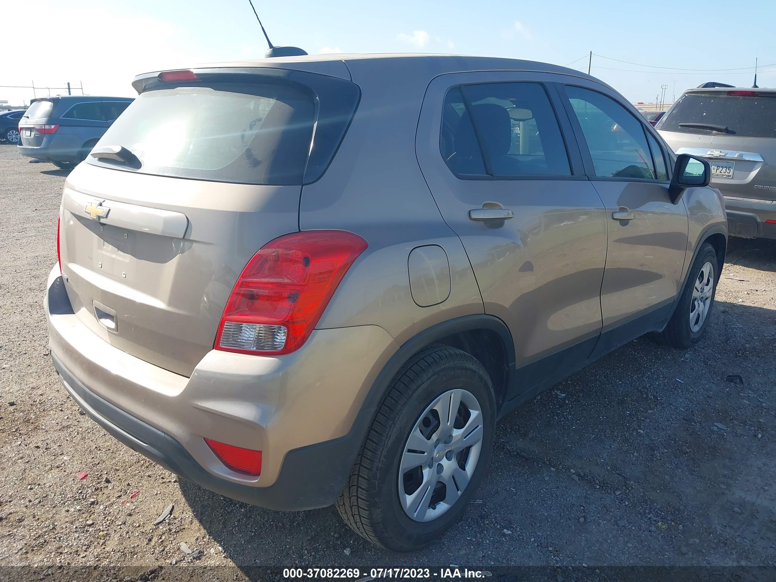 Photo 3 VIN: 3GNCJKSB6JL228407 - CHEVROLET TRAX 