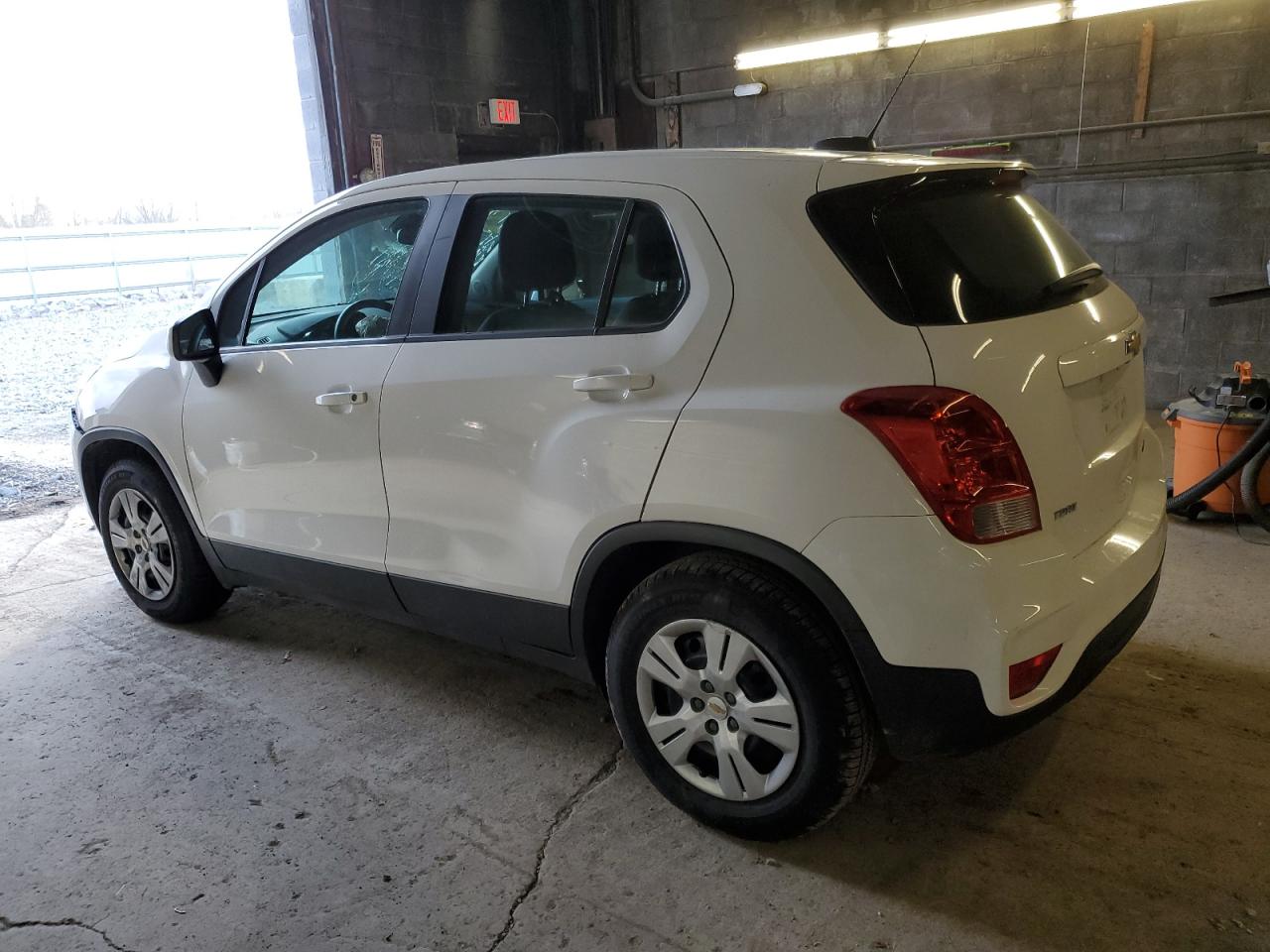 Photo 1 VIN: 3GNCJKSB6JL285321 - CHEVROLET TRAX 