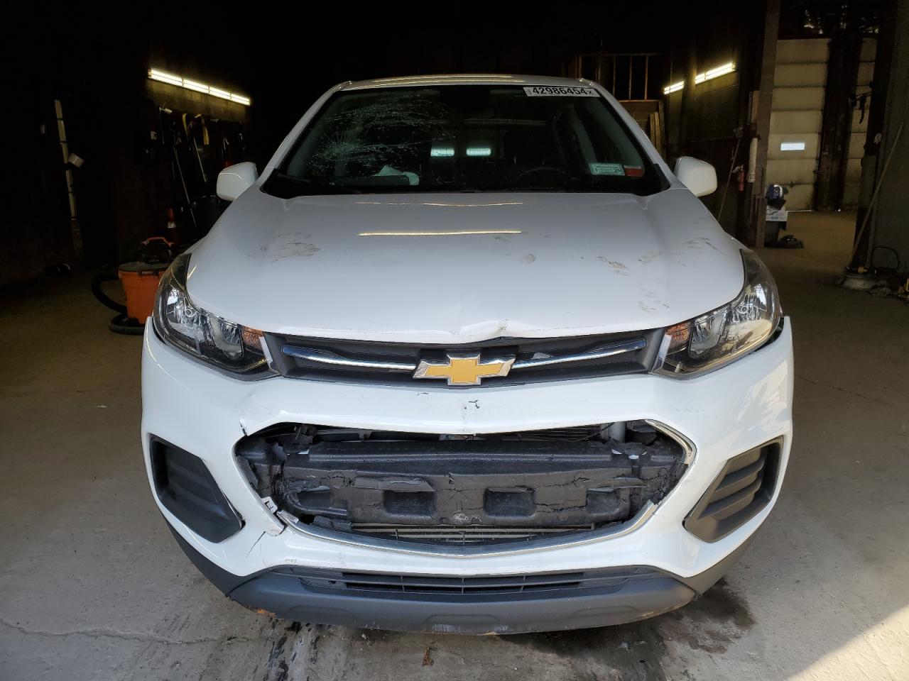 Photo 4 VIN: 3GNCJKSB6JL285321 - CHEVROLET TRAX 