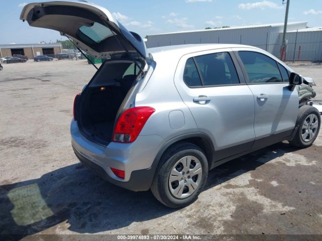 Photo 3 VIN: 3GNCJKSB7JL191982 - CHEVROLET TRAX 