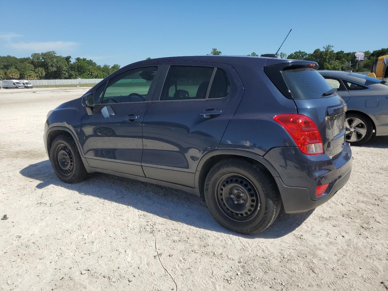 Photo 1 VIN: 3GNCJKSB7JL198768 - CHEVROLET TRAX 