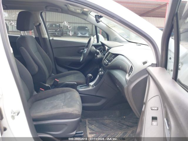 Photo 4 VIN: 3GNCJKSB7JL263103 - CHEVROLET TRAX 