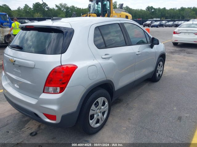 Photo 3 VIN: 3GNCJKSB7JL281665 - CHEVROLET TRAX 