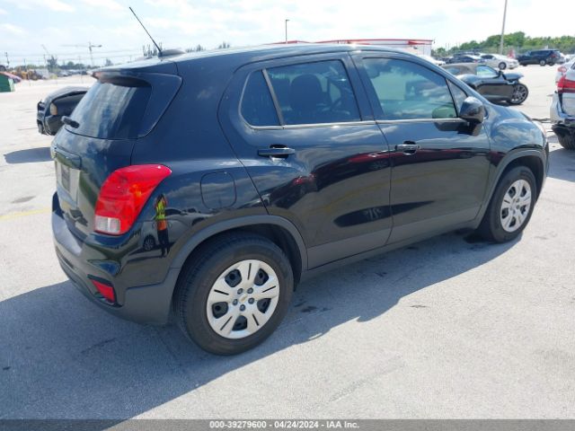 Photo 3 VIN: 3GNCJKSB7KL141309 - CHEVROLET TRAX 