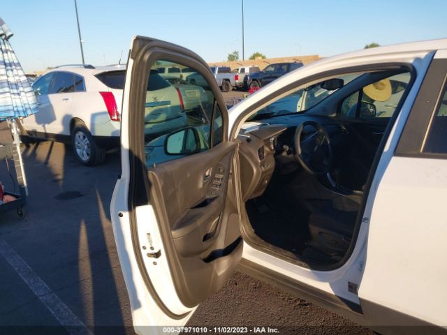 Photo 4 VIN: 3GNCJKSB7KL403247 - CHEVROLET TRAX 