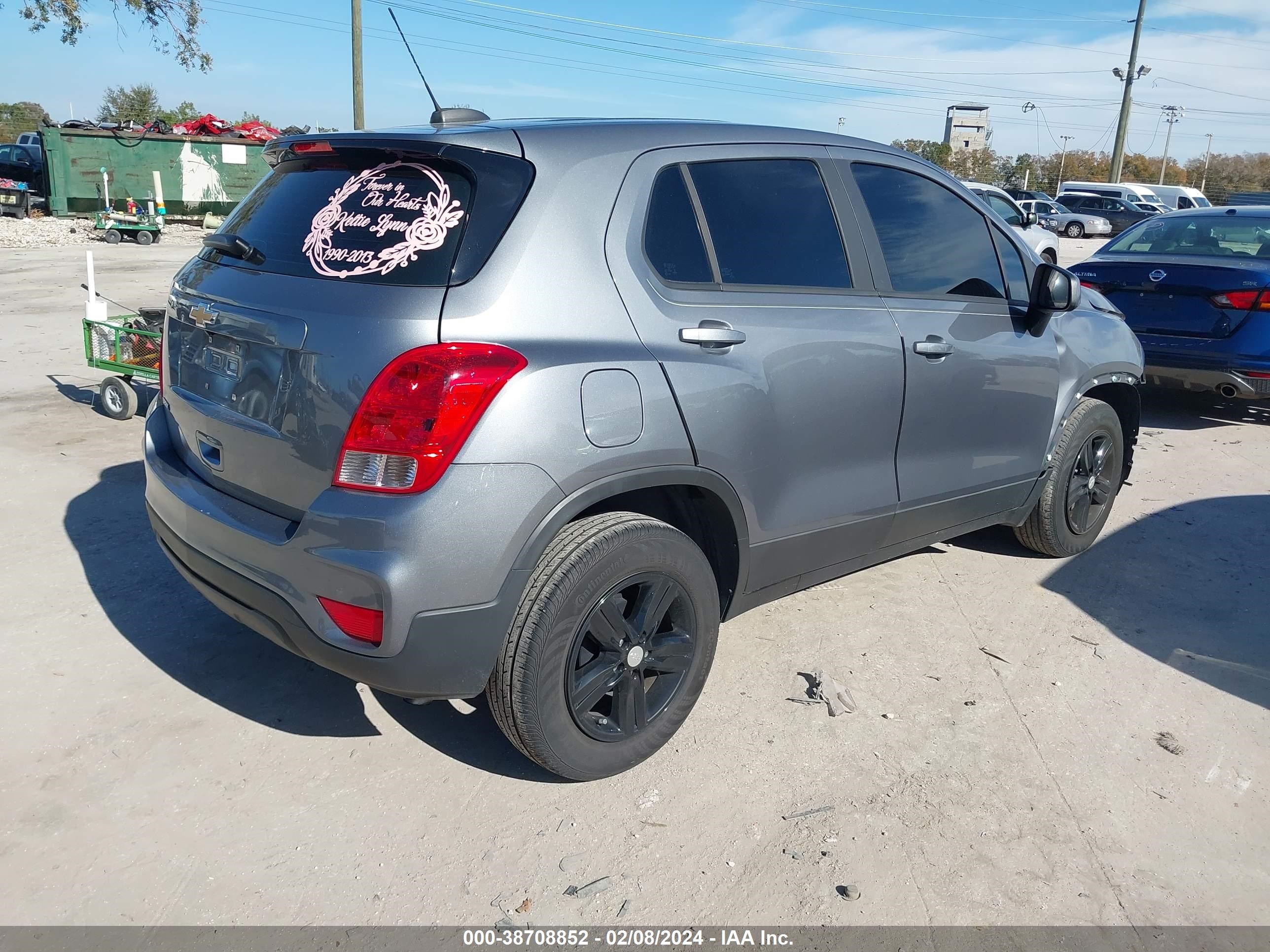 Photo 3 VIN: 3GNCJKSB7LL144101 - CHEVROLET TRAX 