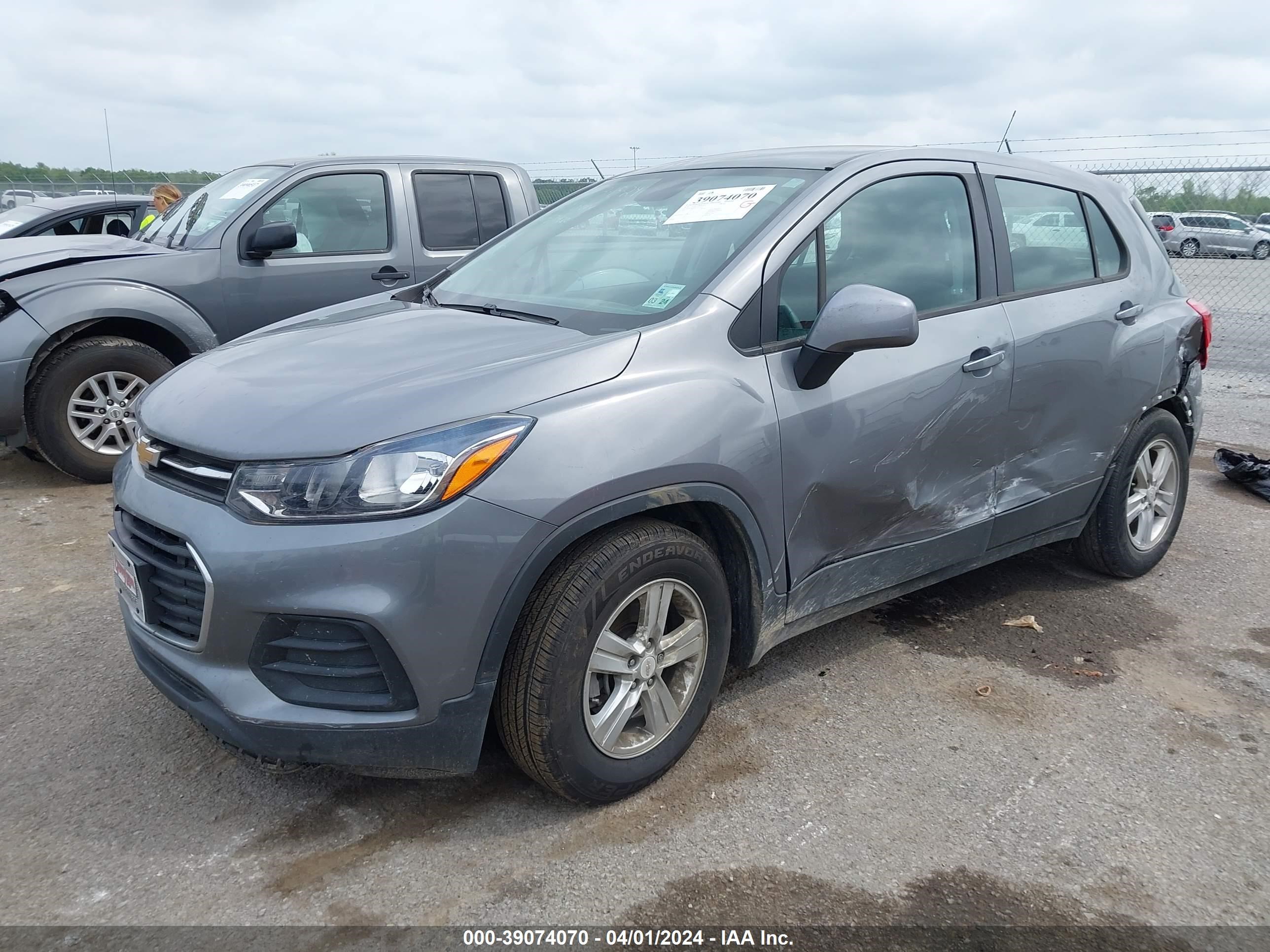 Photo 1 VIN: 3GNCJKSB7LL257420 - CHEVROLET TRAX 