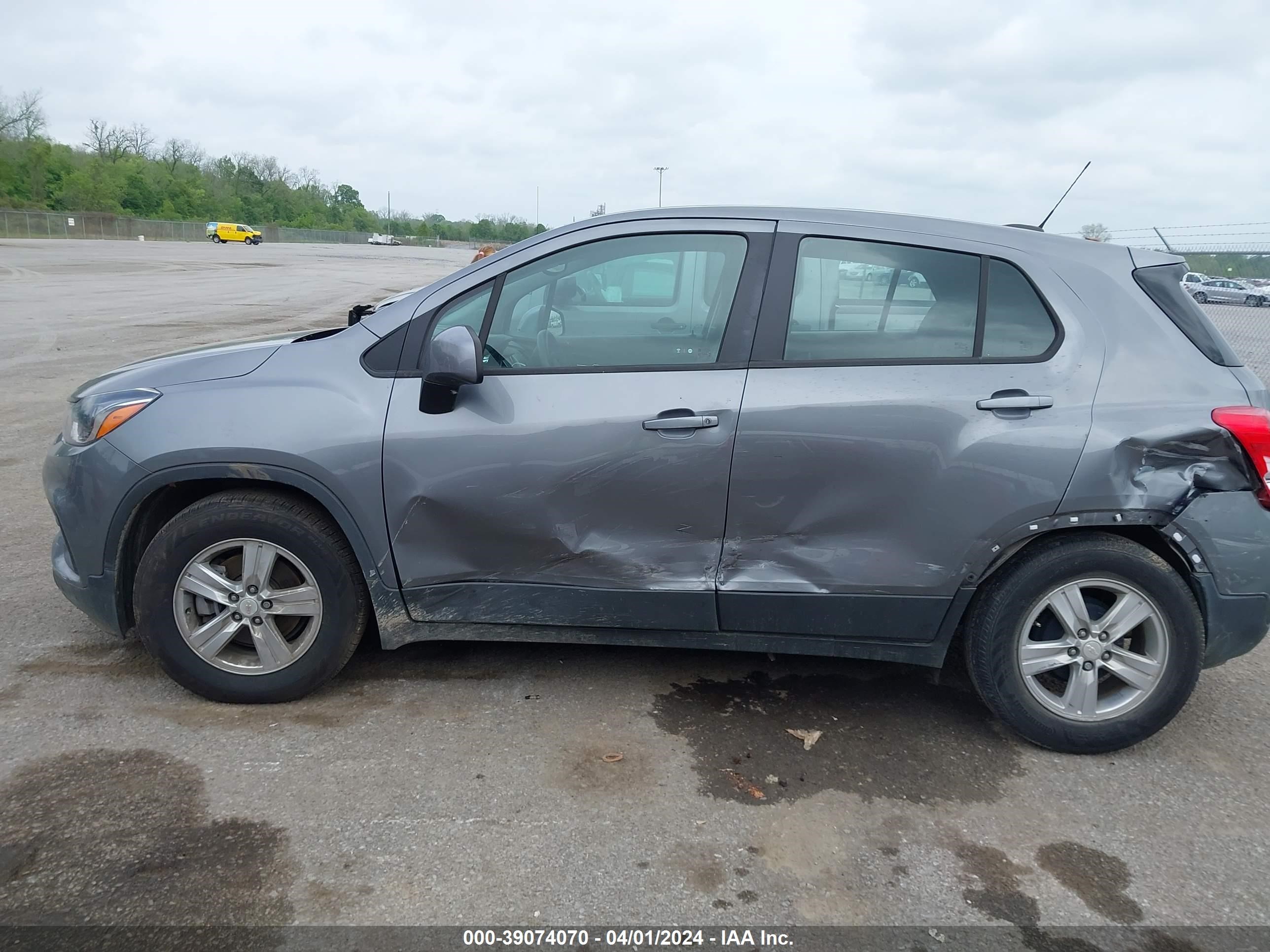 Photo 13 VIN: 3GNCJKSB7LL257420 - CHEVROLET TRAX 