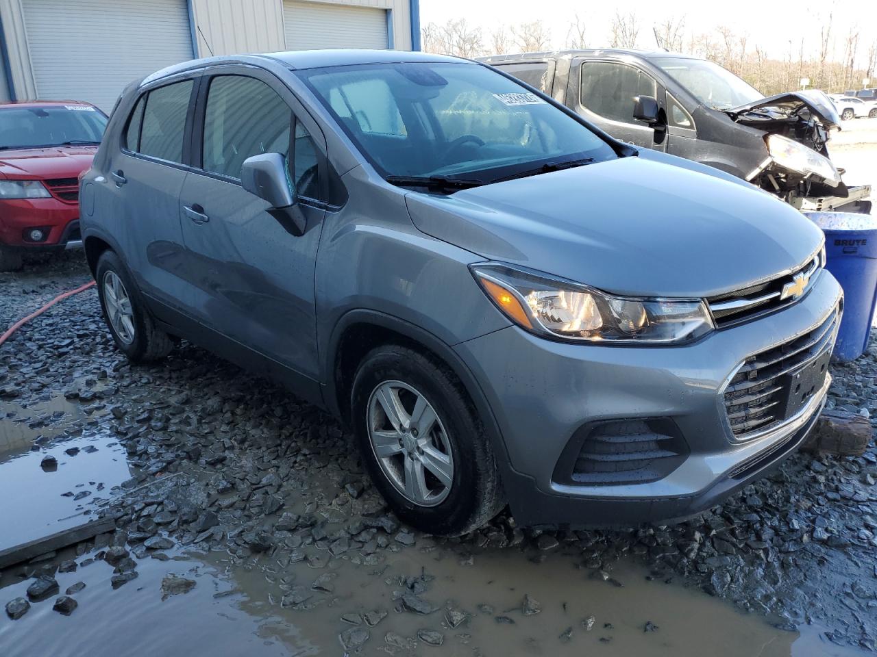 Photo 3 VIN: 3GNCJKSB7LL316546 - CHEVROLET TRAX 