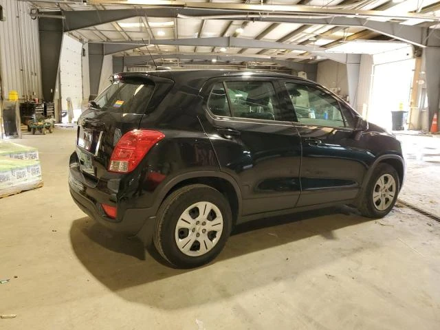 Photo 2 VIN: 3GNCJKSB8HL288957 - CHEVROLET TRAX LS 