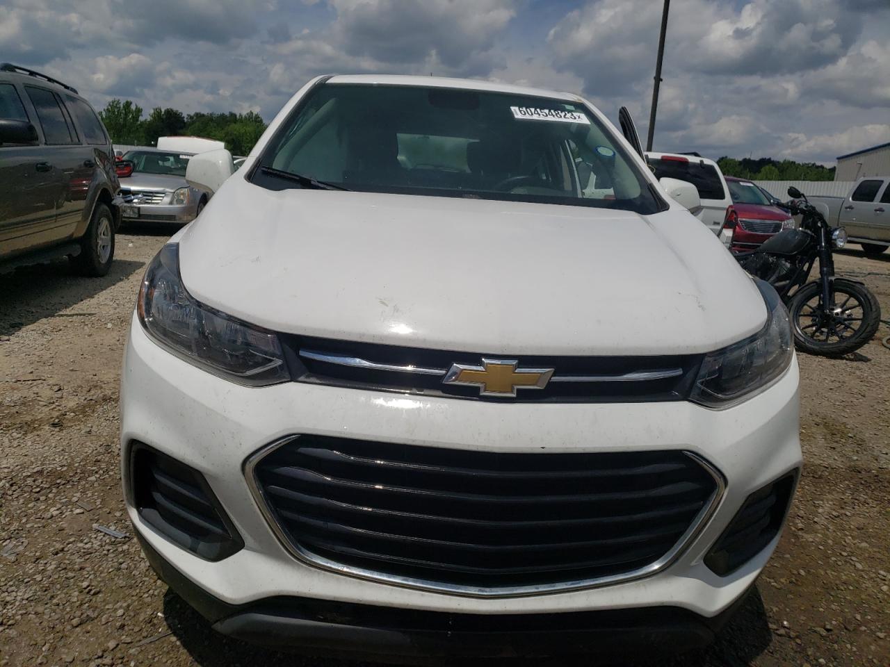 Photo 4 VIN: 3GNCJKSB8JL196639 - CHEVROLET TRAX 