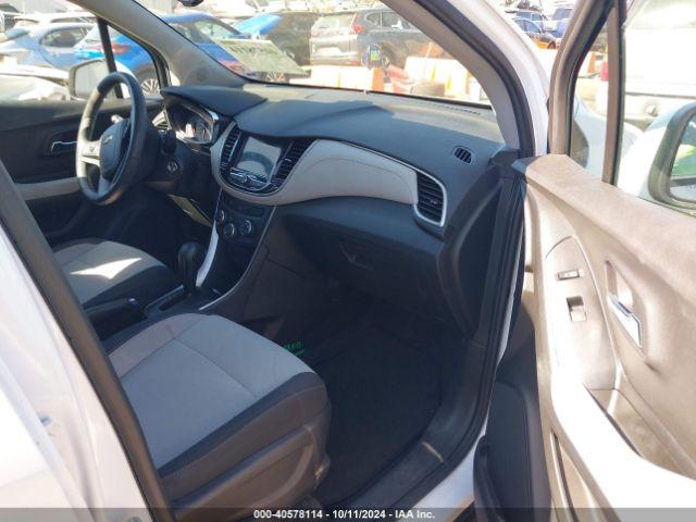 Photo 4 VIN: 3GNCJKSB8JL206585 - CHEVROLET TRAX 