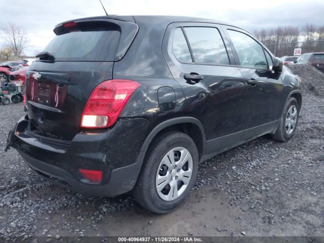 Photo 3 VIN: 3GNCJKSB8JL263773 - CHEVROLET TRAX 