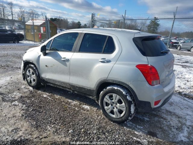 Photo 2 VIN: 3GNCJKSB8JL333921 - CHEVROLET TRAX 