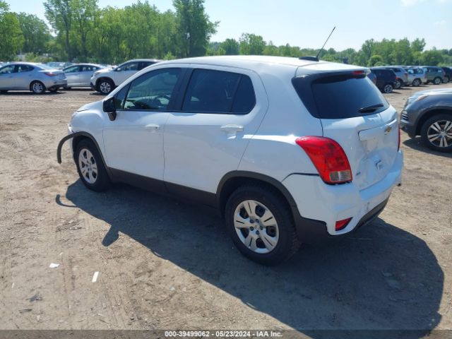 Photo 2 VIN: 3GNCJKSB8JL359774 - CHEVROLET TRAX 