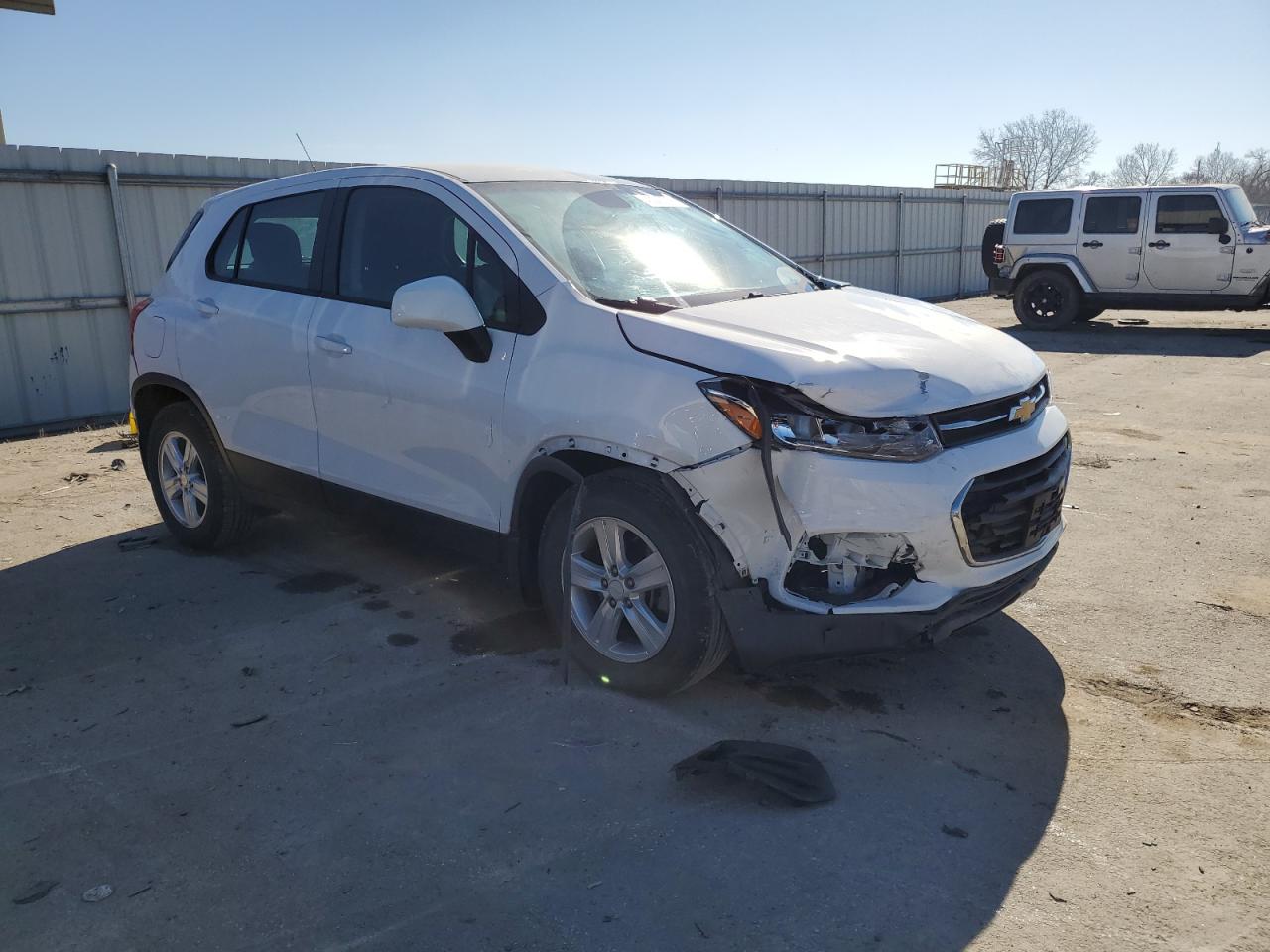 Photo 3 VIN: 3GNCJKSB8KL226496 - CHEVROLET TRAX 