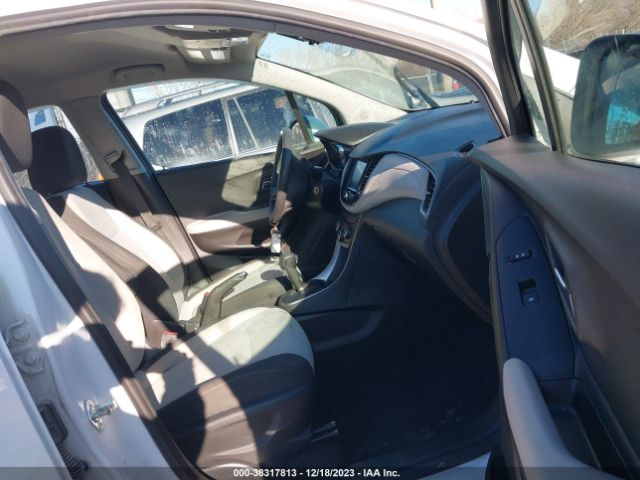 Photo 4 VIN: 3GNCJKSB9HL146410 - CHEVROLET TRAX 