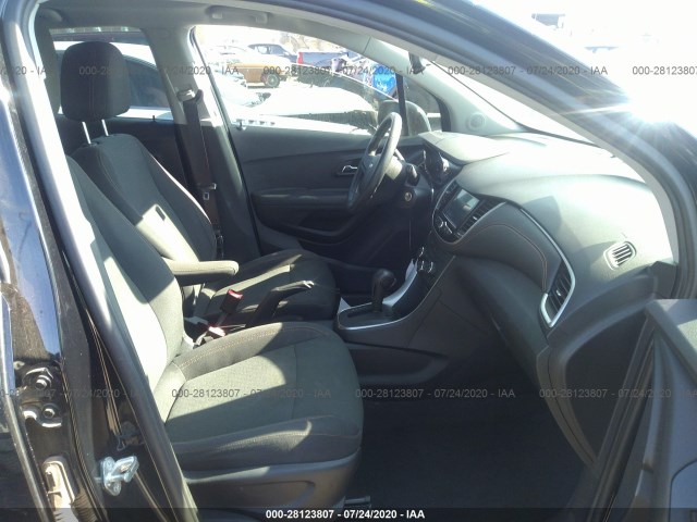 Photo 4 VIN: 3GNCJKSBXHL227707 - CHEVROLET TRAX 