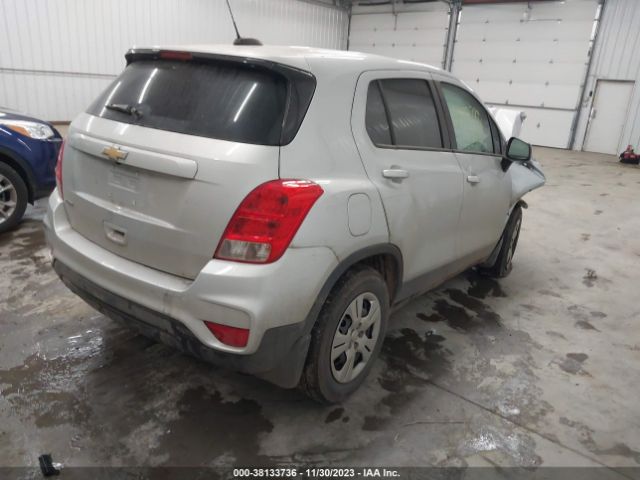 Photo 3 VIN: 3GNCJKSBXHL286532 - CHEVROLET TRAX 