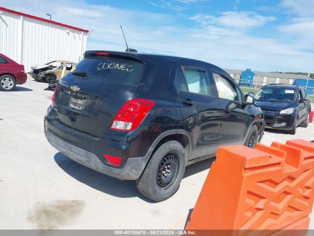 Photo 3 VIN: 3GNCJKSBXJL258073 - CHEVROLET TRAX 