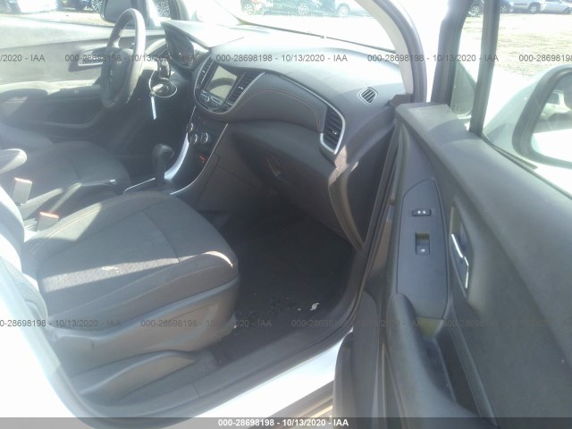 Photo 4 VIN: 3GNCJKSBXKL317589 - CHEVROLET TRAX 