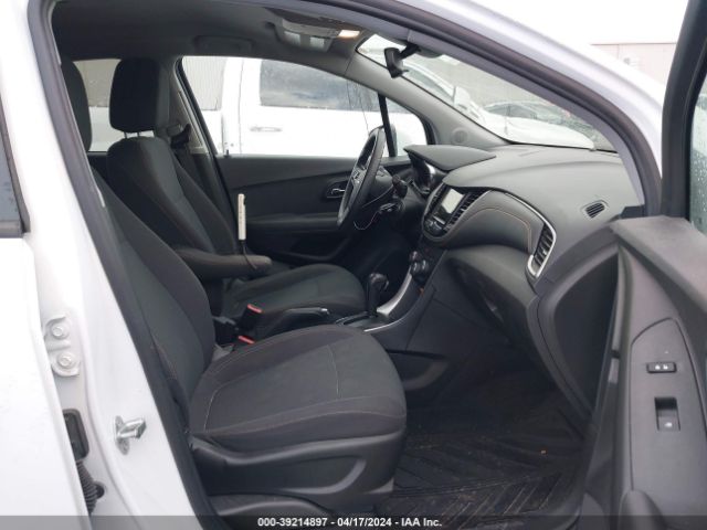 Photo 4 VIN: 3GNCJKSBXKL342878 - CHEVROLET TRAX 