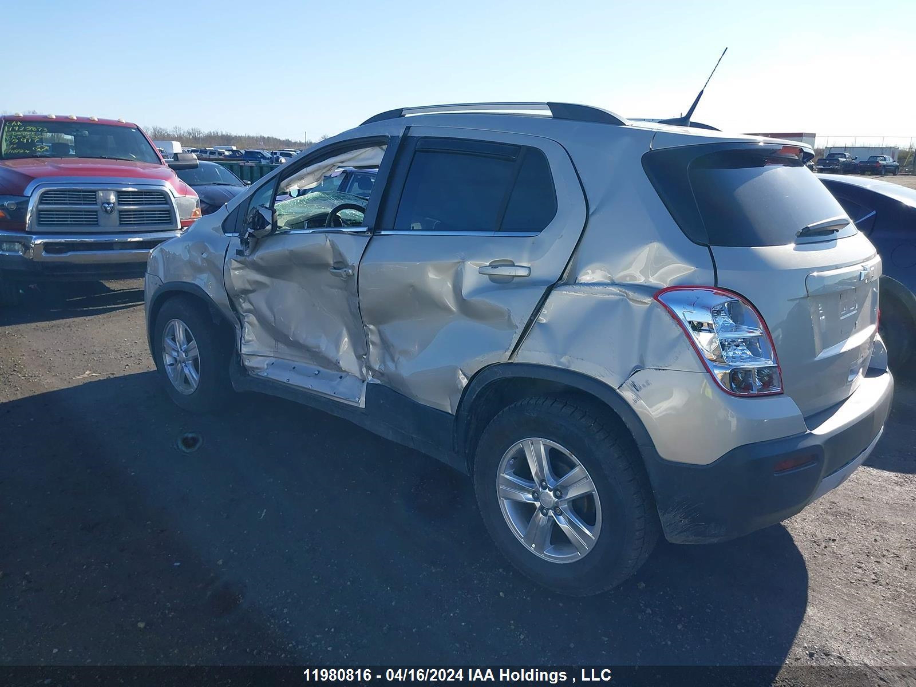 Photo 2 VIN: 3GNCJLEB0EL181060 - CHEVROLET TRAX 