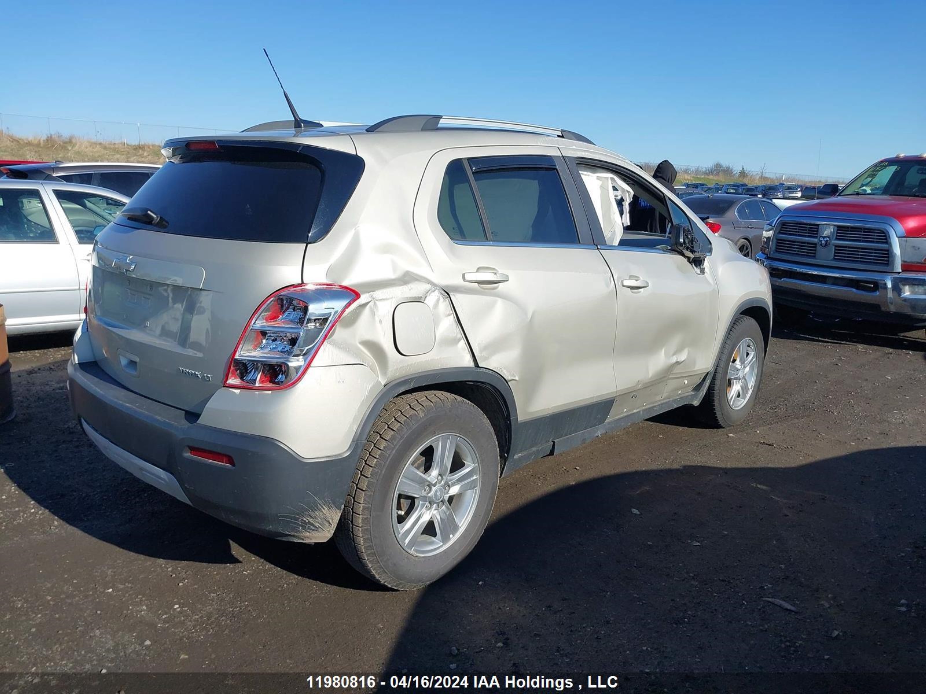 Photo 3 VIN: 3GNCJLEB0EL181060 - CHEVROLET TRAX 