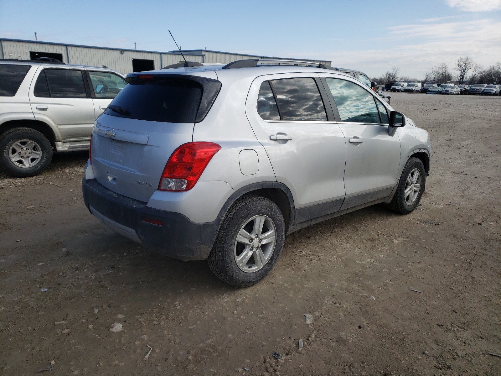 Photo 3 VIN: 3GNCJLSB0FL232840 - CHEVROLET TRAX 1LT 