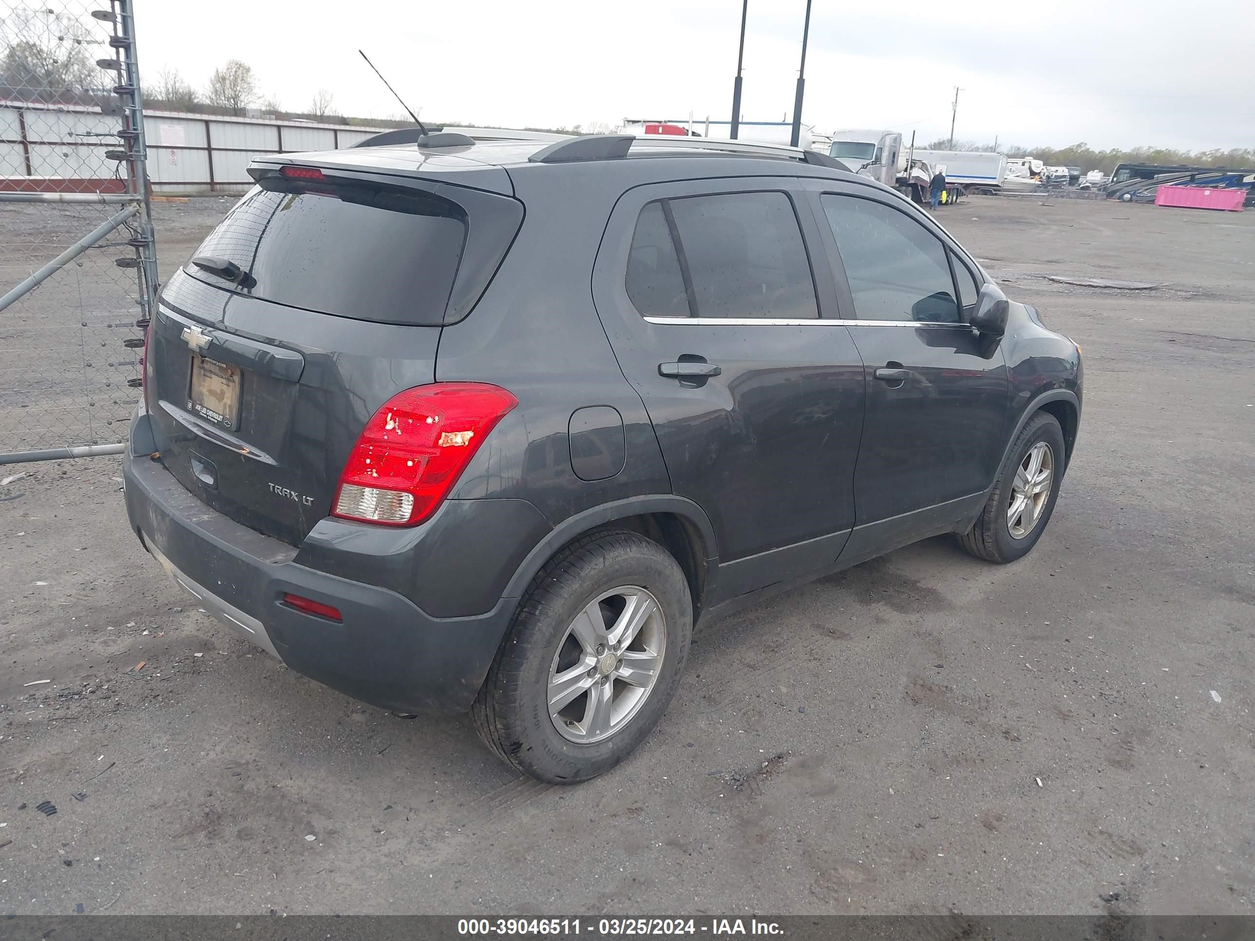 Photo 3 VIN: 3GNCJLSB0GL216722 - CHEVROLET TRAX 