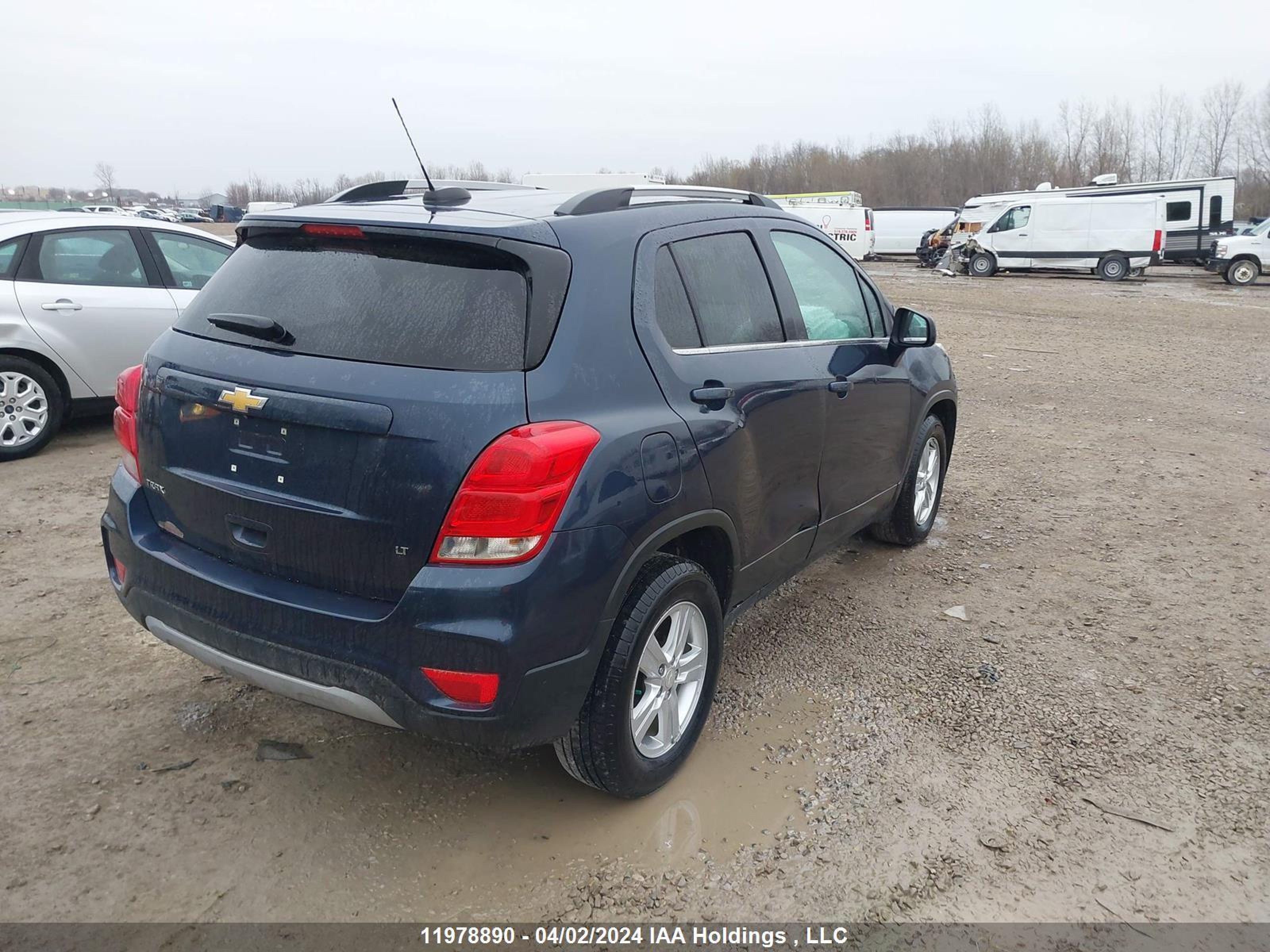 Photo 3 VIN: 3GNCJLSB0JL327228 - CHEVROLET TRAX 