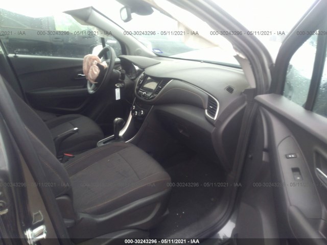 Photo 4 VIN: 3GNCJLSB0KL405427 - CHEVROLET TRAX 