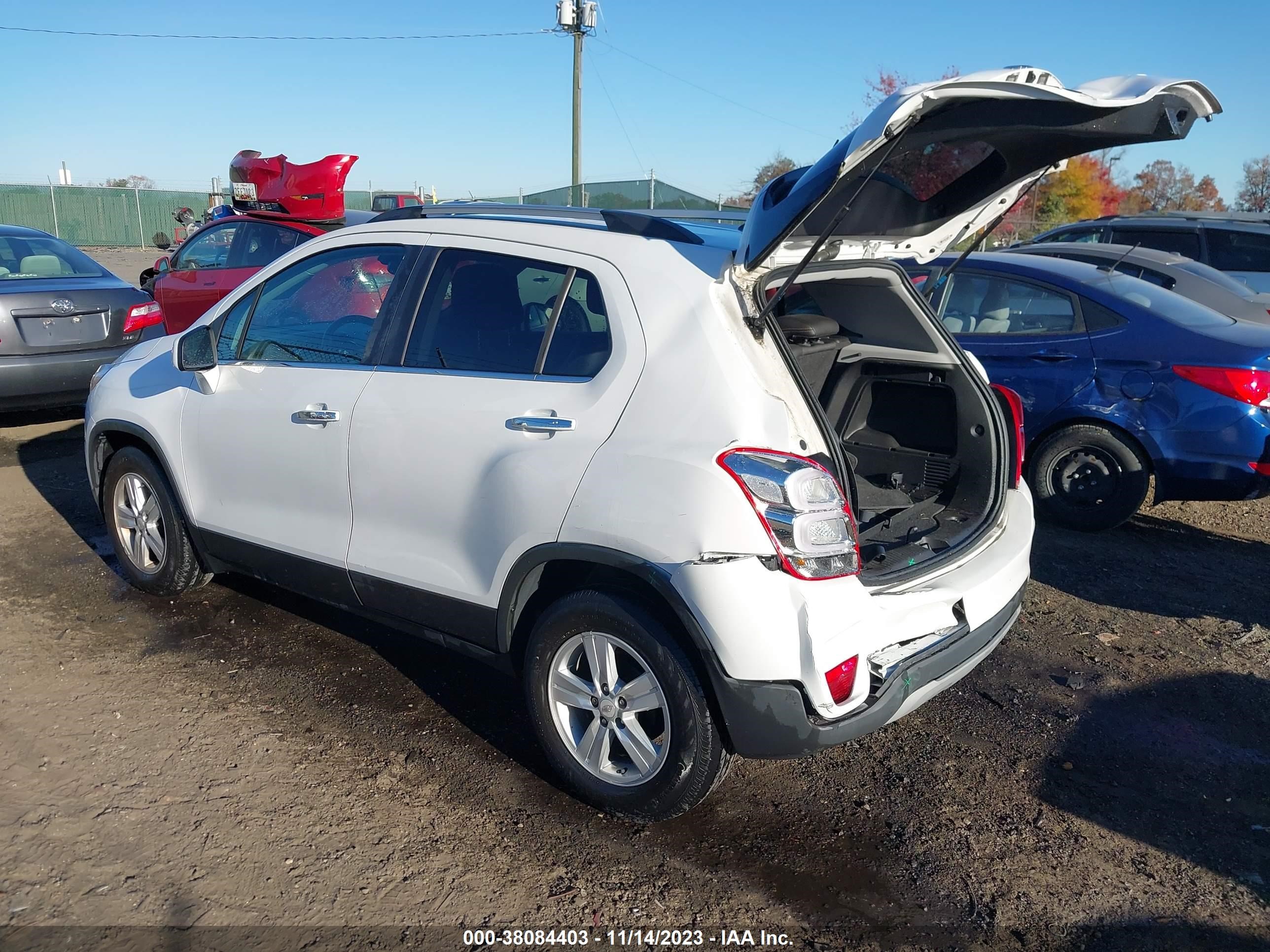 Photo 2 VIN: 3GNCJLSB1HL204399 - CHEVROLET TRAX 