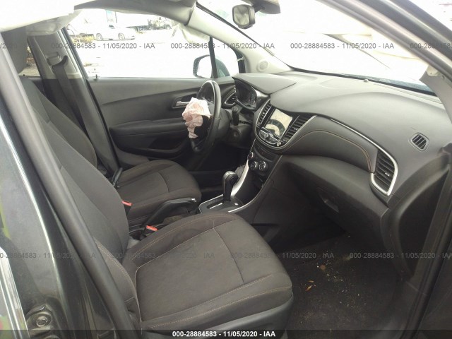 Photo 4 VIN: 3GNCJLSB1JL290013 - CHEVROLET TRAX 