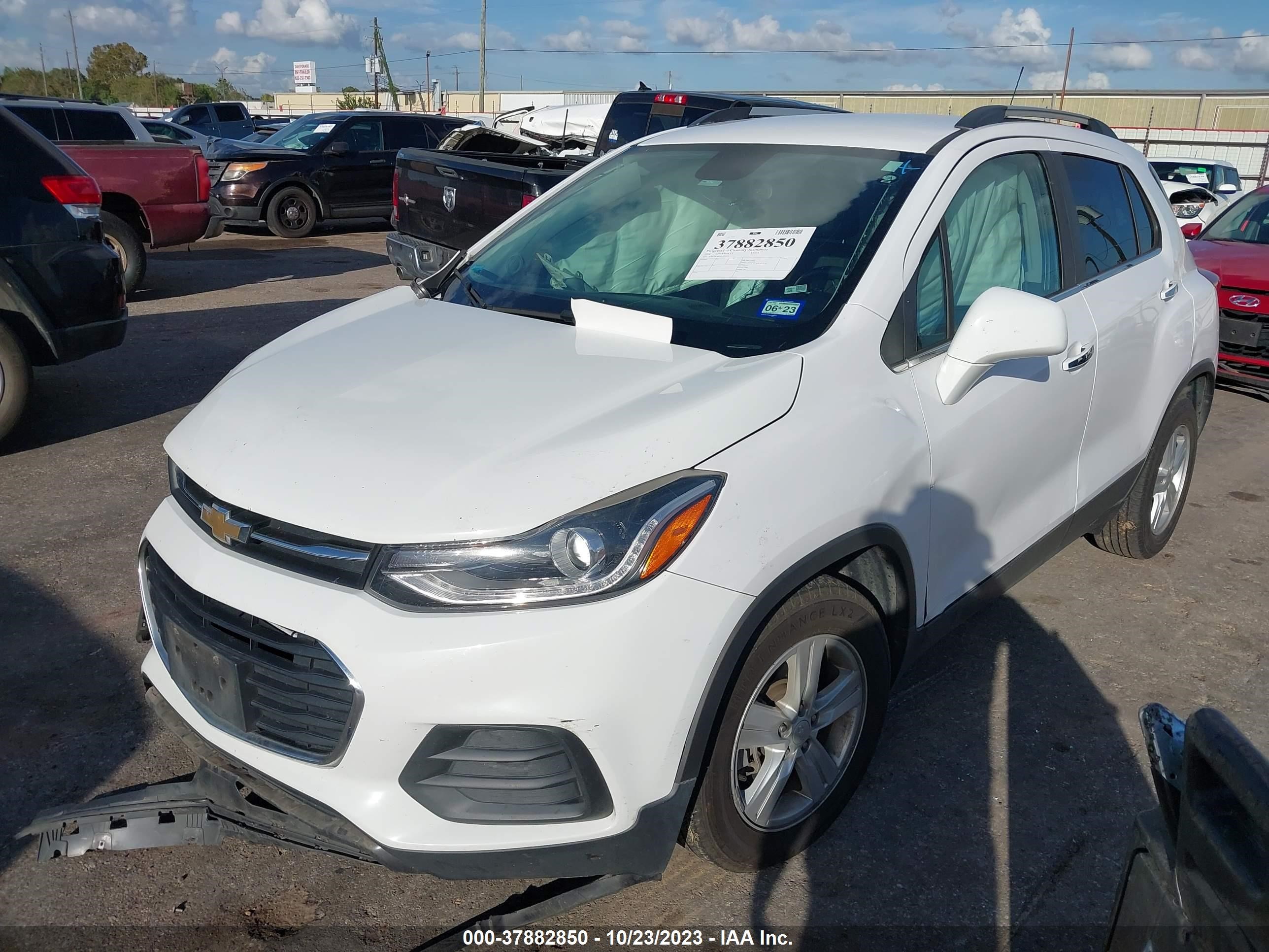 Photo 1 VIN: 3GNCJLSB1JL328999 - CHEVROLET TRAX 