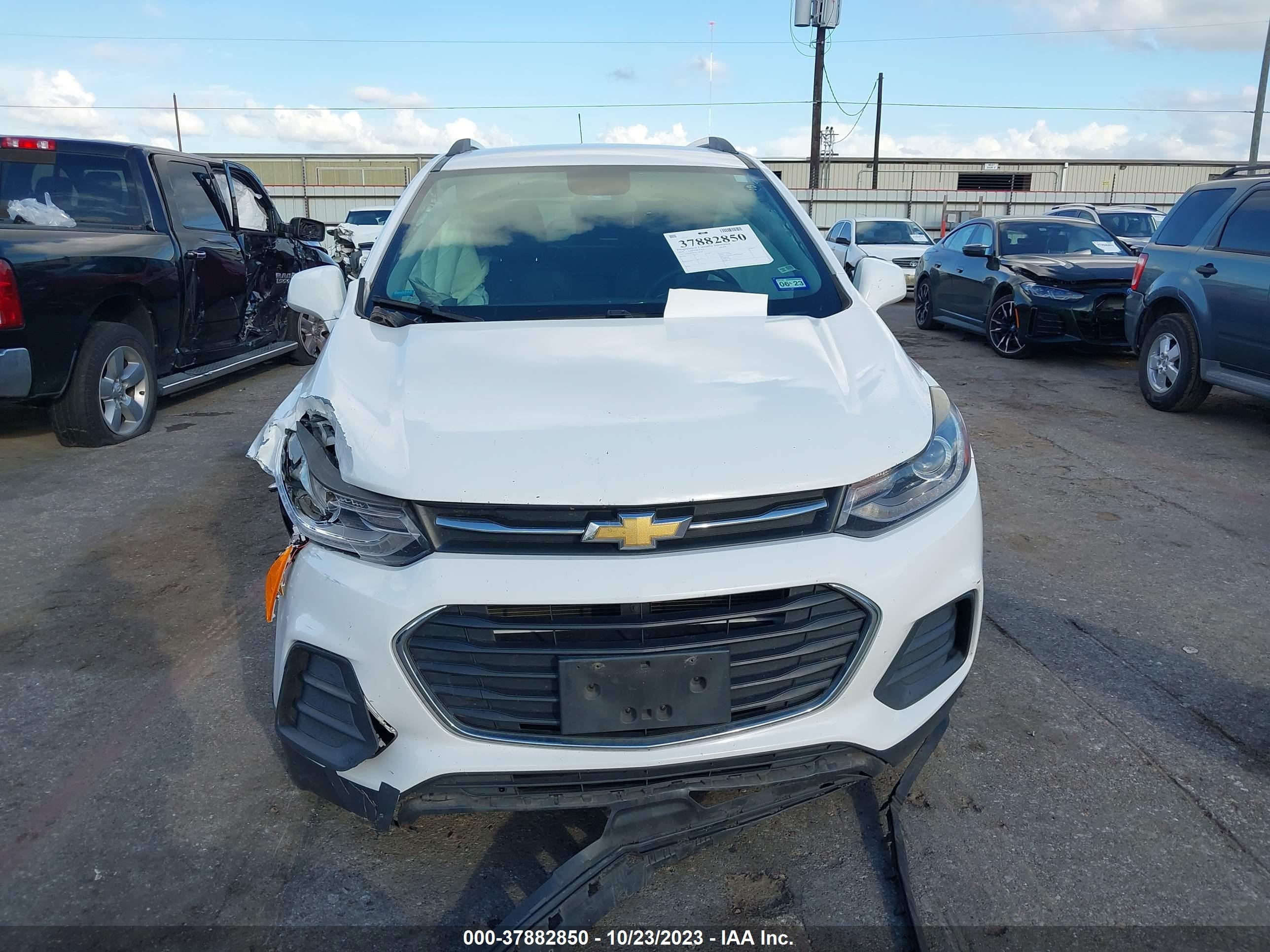 Photo 11 VIN: 3GNCJLSB1JL328999 - CHEVROLET TRAX 