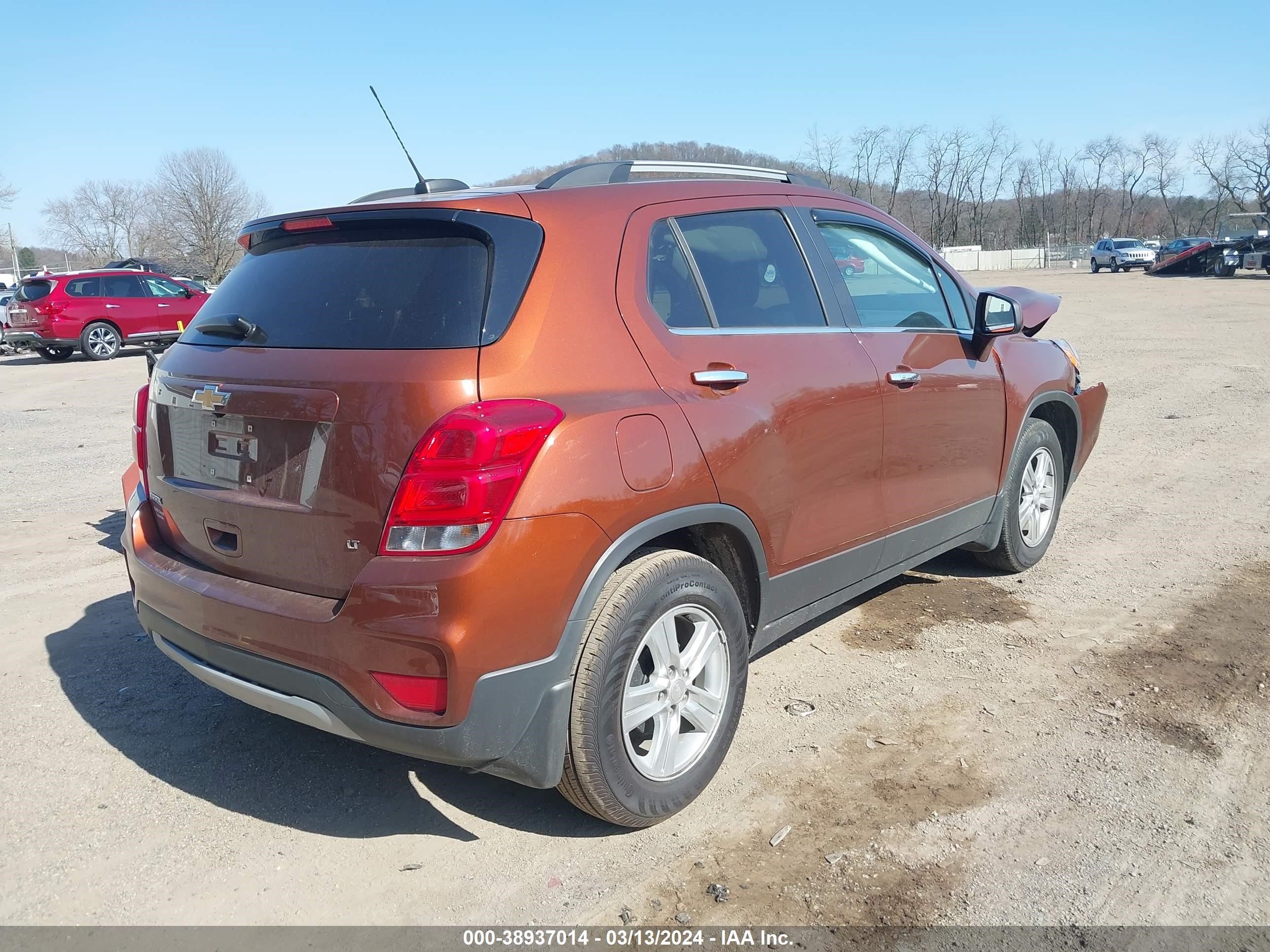 Photo 3 VIN: 3GNCJLSB1KL235109 - CHEVROLET TRAX 