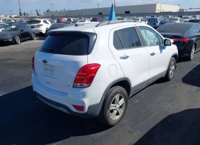 Photo 3 VIN: 3GNCJLSB1LL310831 - CHEVROLET TRAX 