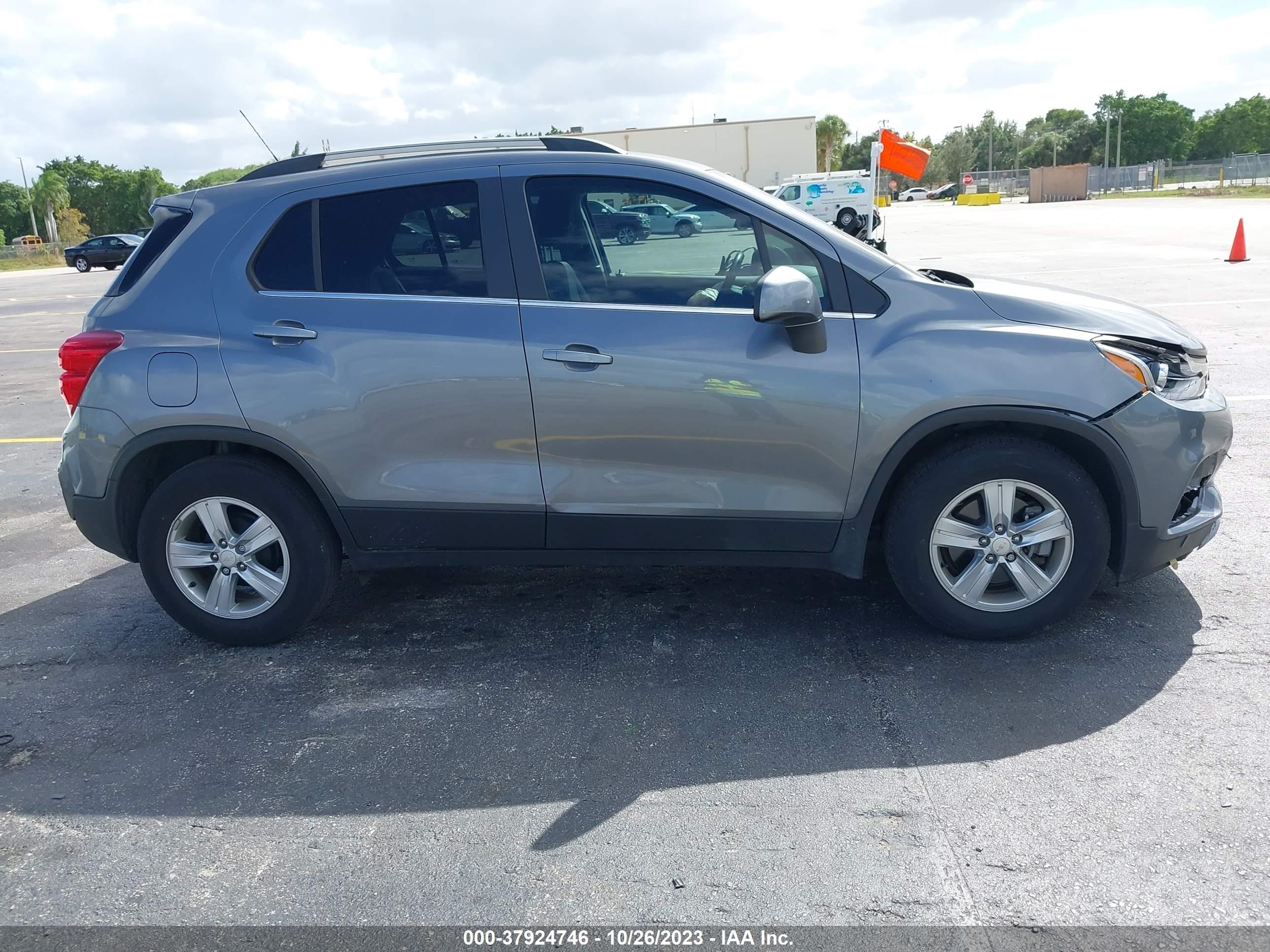 Photo 12 VIN: 3GNCJLSB1LL333140 - CHEVROLET TRAX 