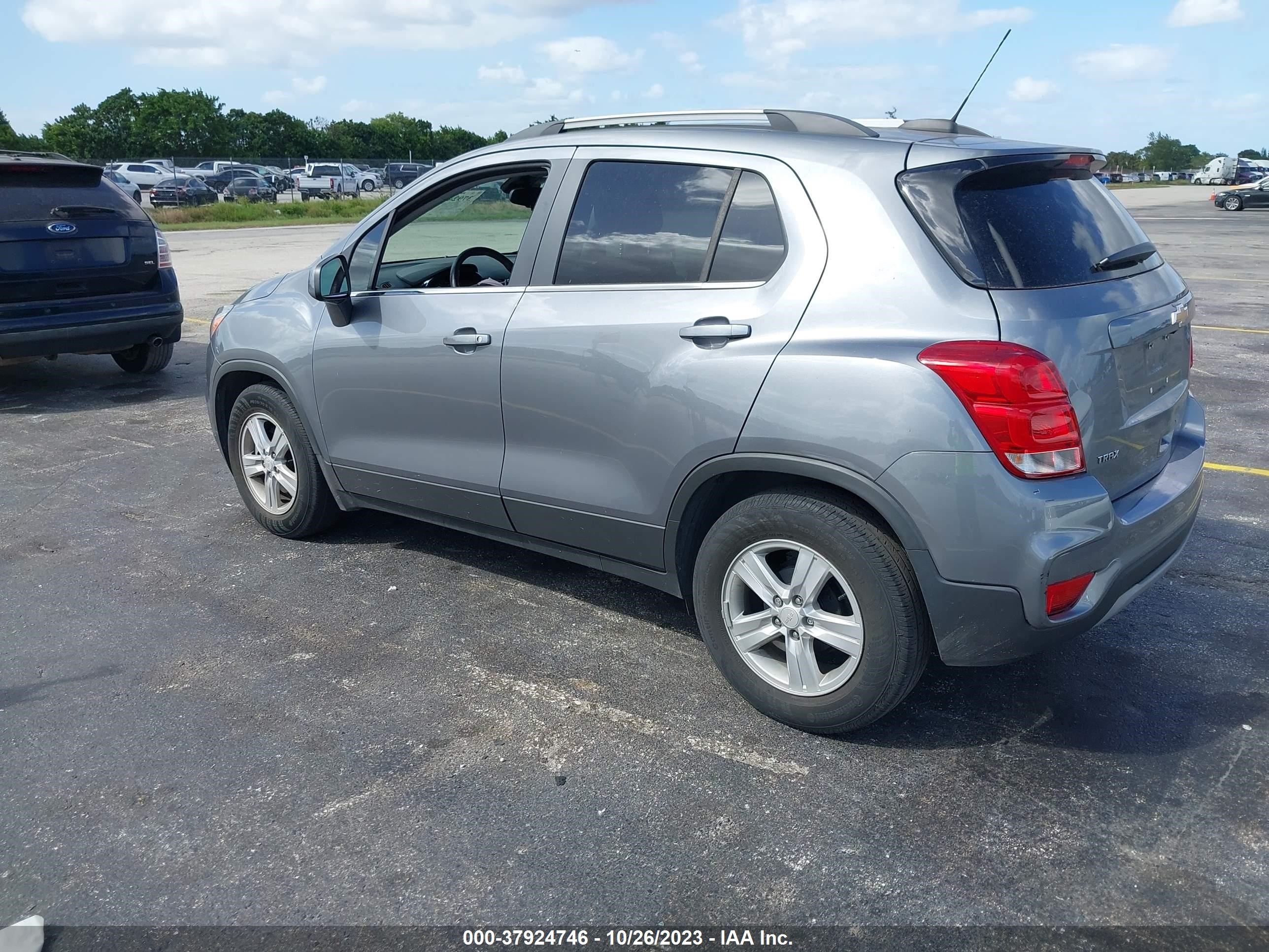 Photo 2 VIN: 3GNCJLSB1LL333140 - CHEVROLET TRAX 