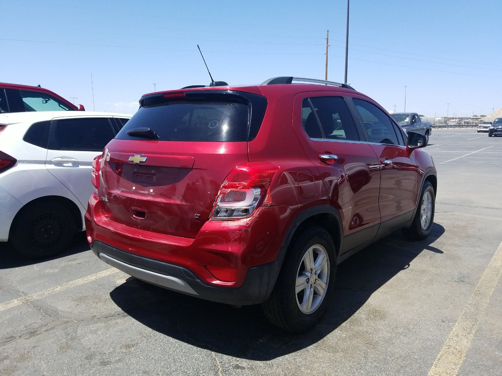 Photo 3 VIN: 3GNCJLSB2JL210198 - CHEVROLET TRAX FWD 