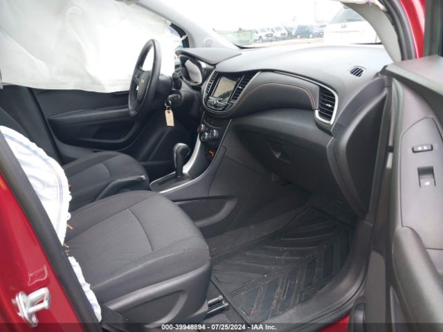 Photo 4 VIN: 3GNCJLSB2JL291803 - CHEVROLET TRAX 