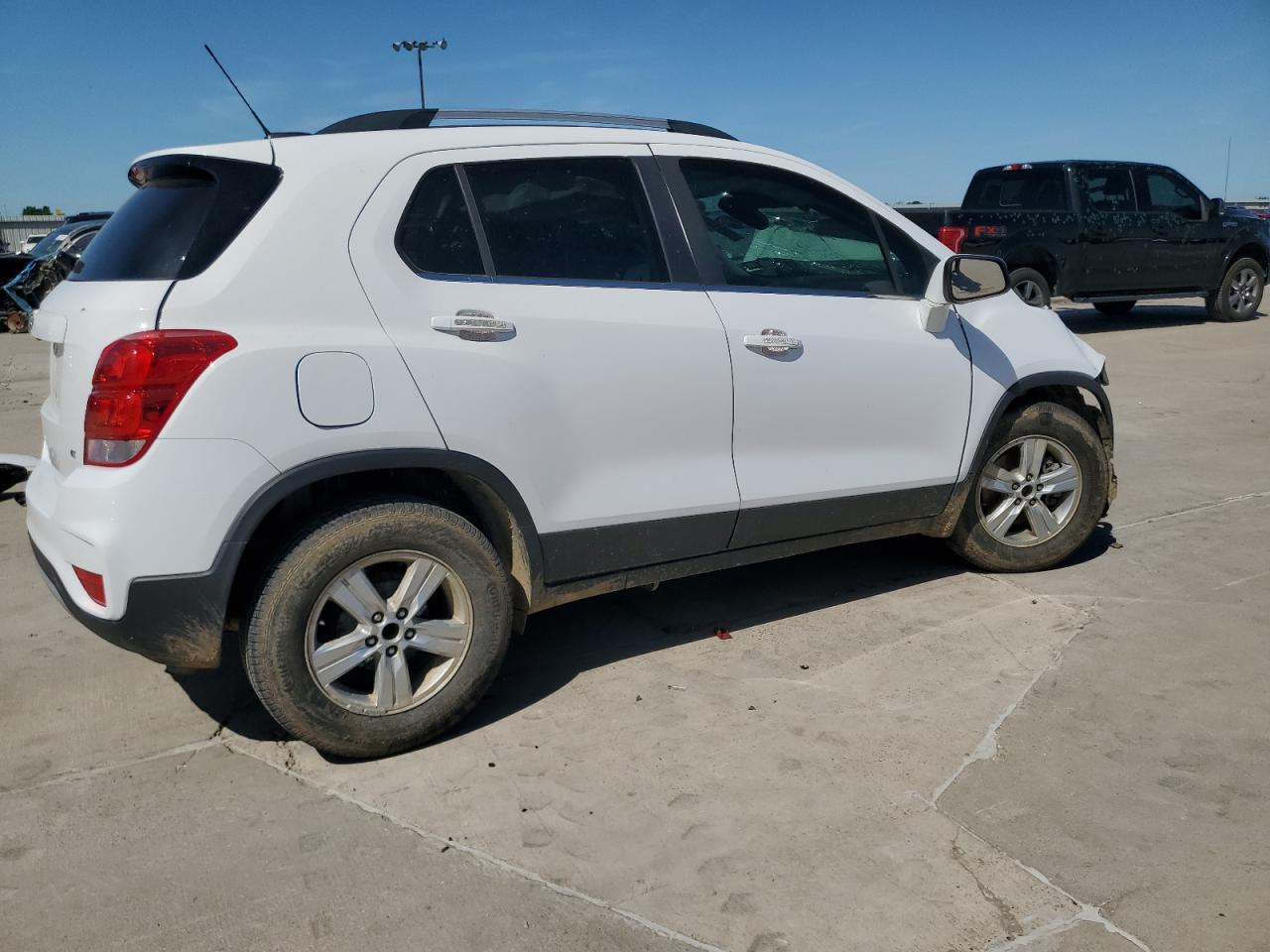 Photo 2 VIN: 3GNCJLSB2LL207109 - CHEVROLET TRAX 