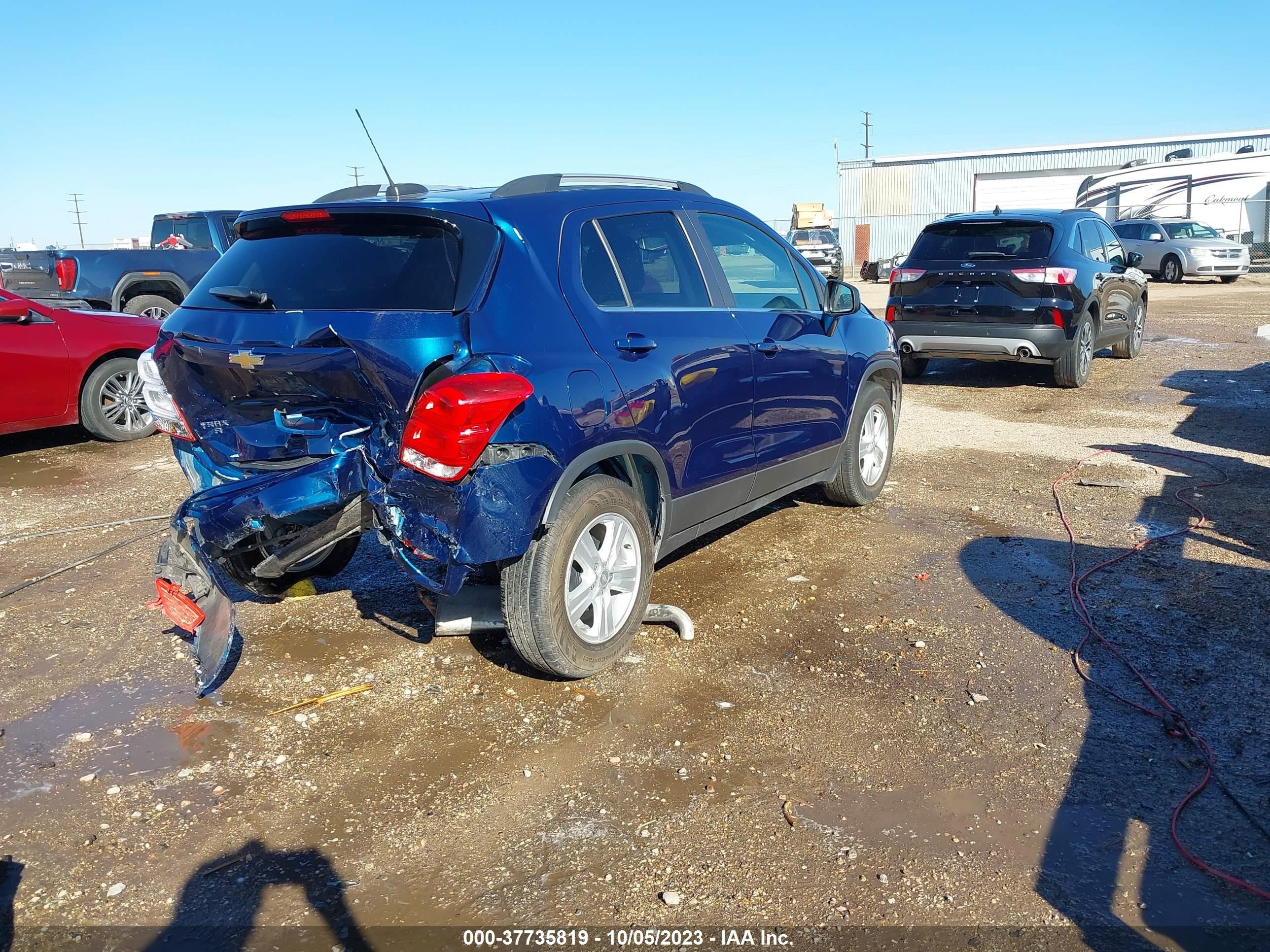 Photo 3 VIN: 3GNCJLSB2LL325810 - CHEVROLET TRAX 